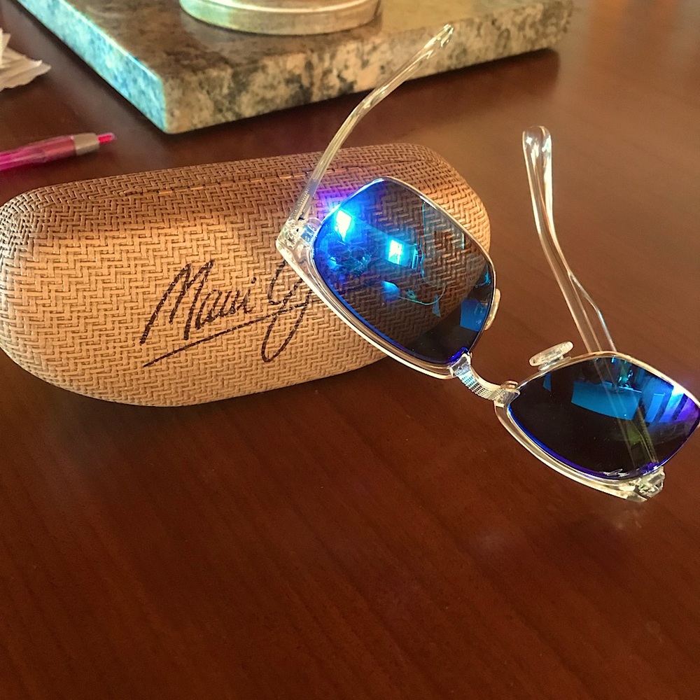Like new Maui Jim sunglasses. Polarized